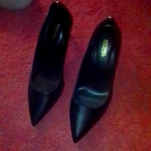 Michael Kors flex heels, size 6,black
